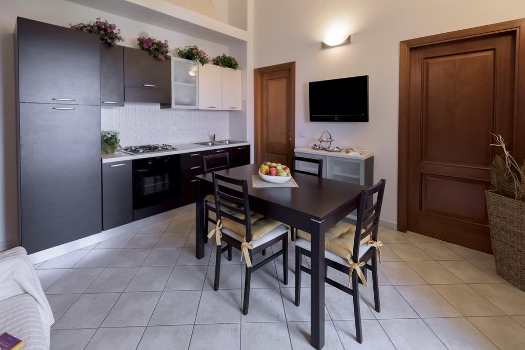 Апартаменти Residenza Piccolo Eden Боза-Марина Екстер'єр фото